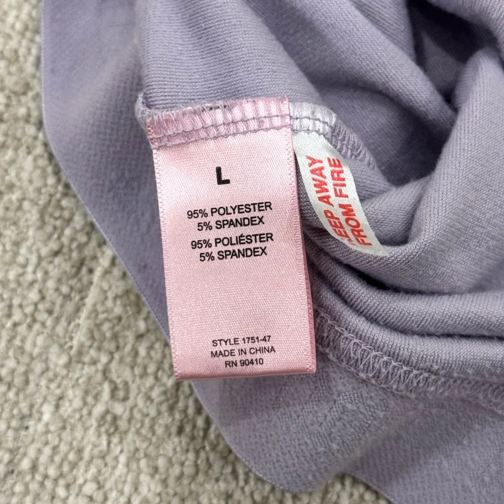 Vintage-style Juicy Couture velour shorts in lavender 💜 - Picture 4 of 4